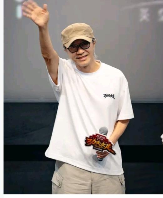 周星驰给娱乐圈那些人上了一课，某些人说的影视寒冬在哪里呢，《功夫女足》上映十几天