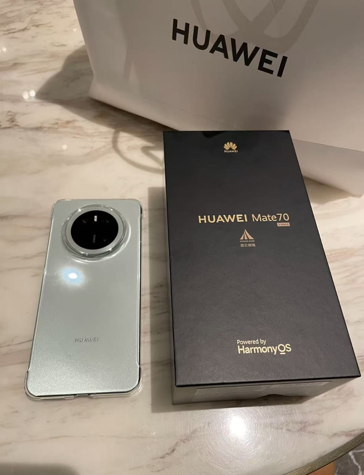 华为上线新春优惠 作为Mate系列的老用户，等Mate 70降价等了好久。这次趁