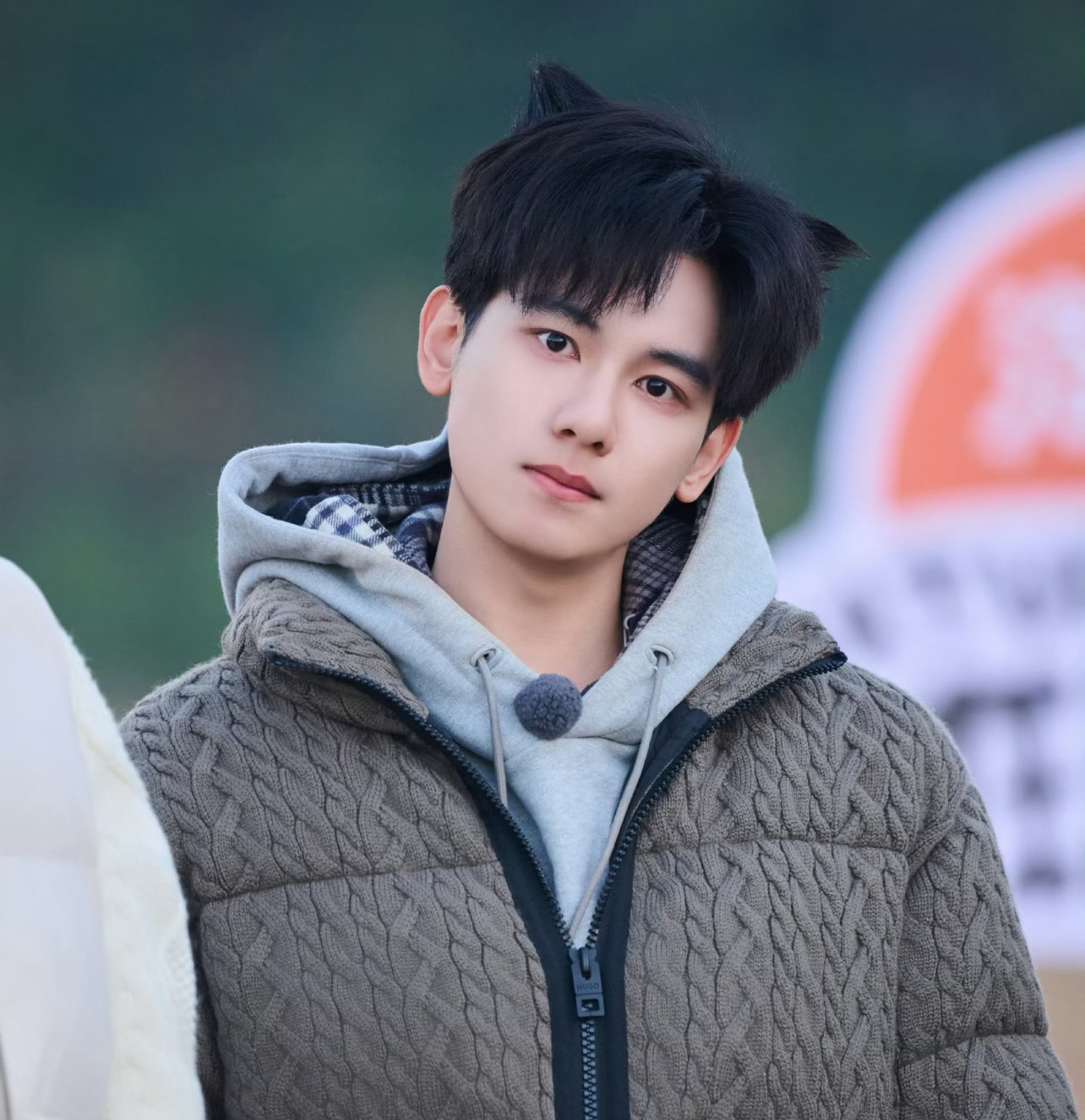 胡先煦金发刚用刷子刷的胡先煦刷子是头发做的胡先煦是准备集齐七个颜色召唤神龙吗 