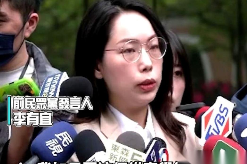 将近四成的人都跑了...
这不是退党，这简直是“拆家”啊

发言人、创党元老，说