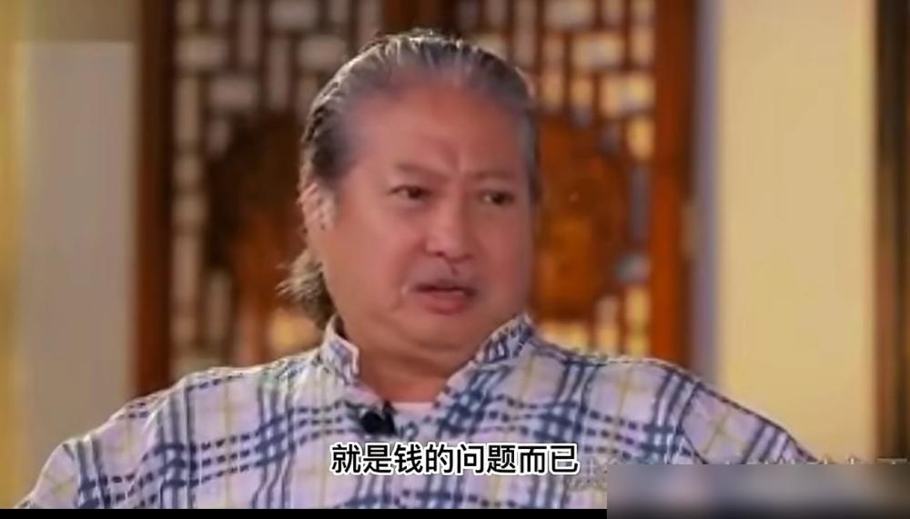 导演、监制、武指、主演，洪金宝只拿400万片酬，而他师弟成龙一部戏就2000万。