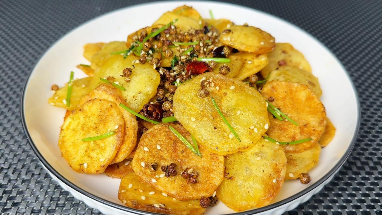 天热出汗钾不足？推荐4种家常高钾菜，补钾效果比菠菜芹菜强一倍
一入夏，汗水就跟着