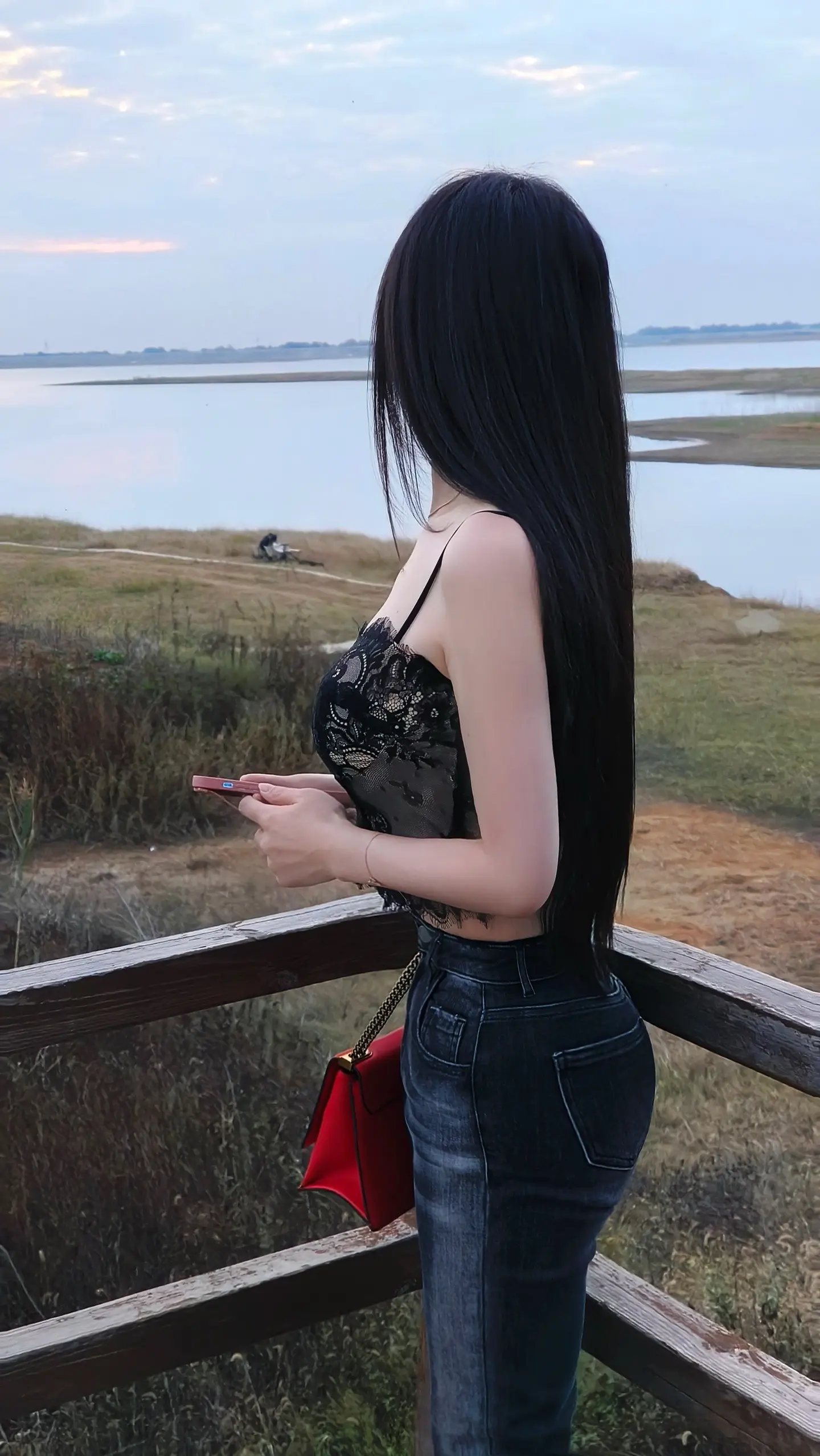 漳河傍晚时分的美景，总是这么微妙，让人猝不及防的心就漏了一拍，怦然一跳...