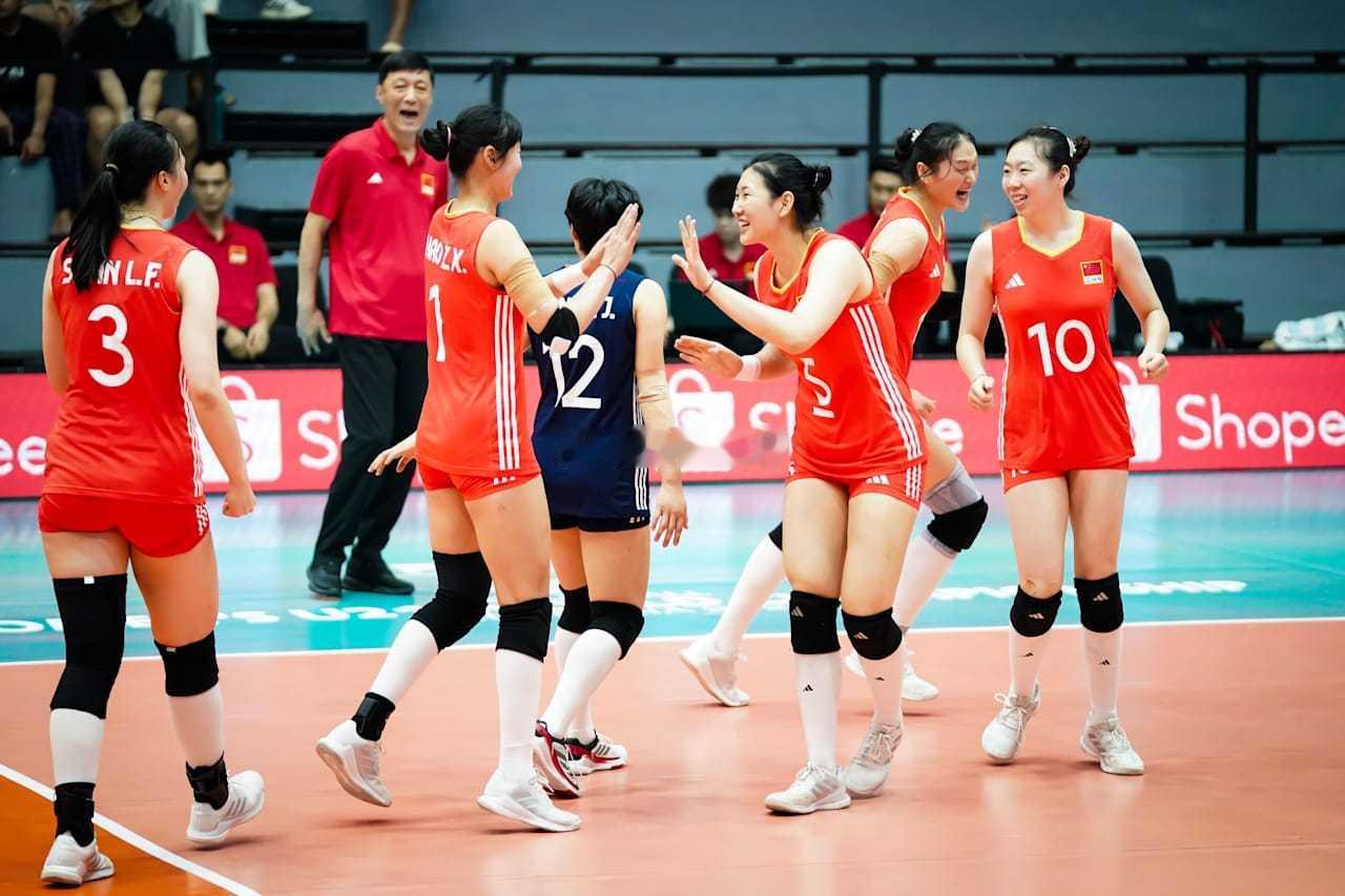 2025年U21女排世锦赛小组赛B组第三轮：中国vs多米尼加  第一局：25-1