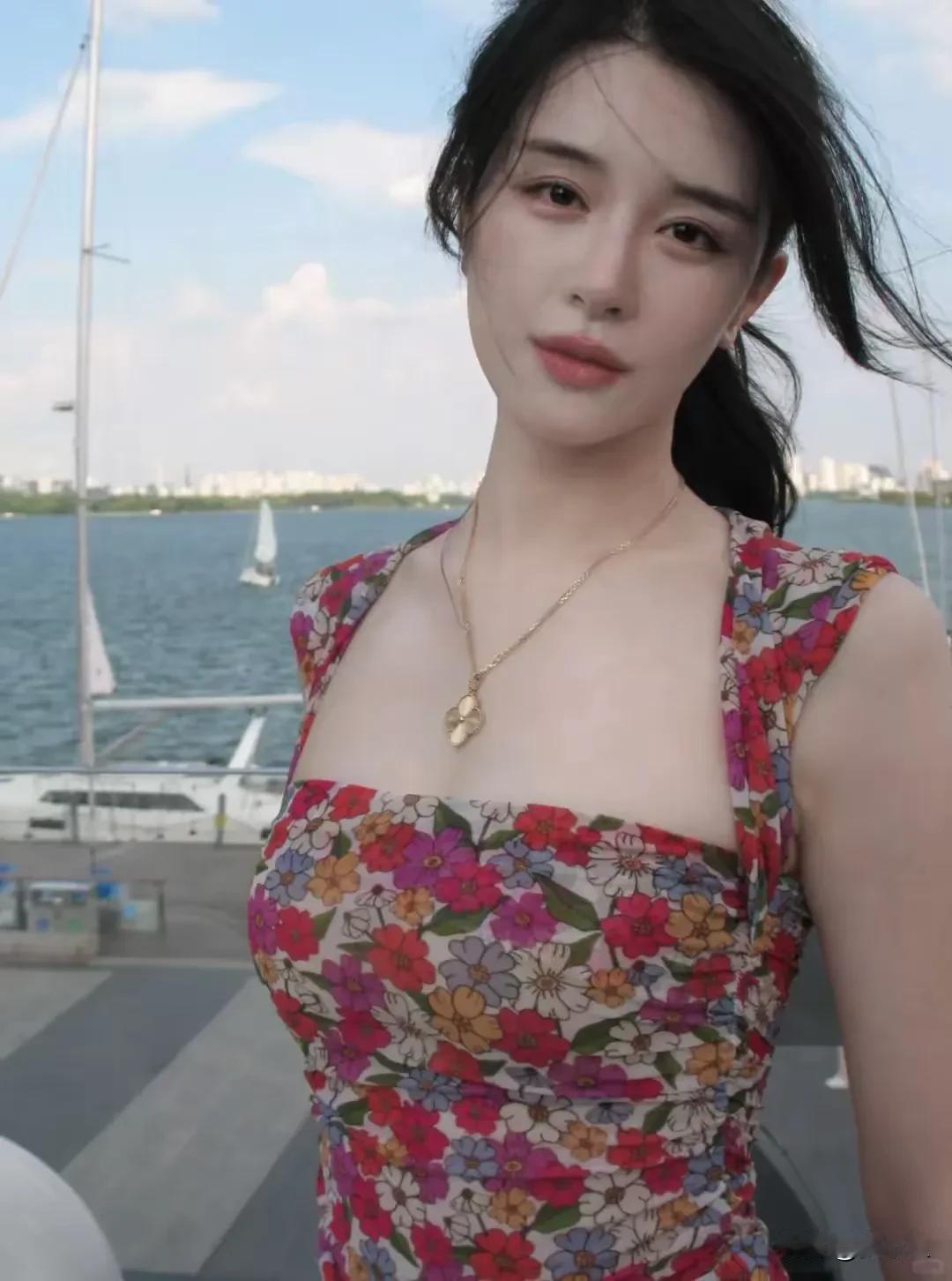 1，你开的头未必是对方想接的话，抛出疑问让对方先开口，
2，听他最常说的是什么，