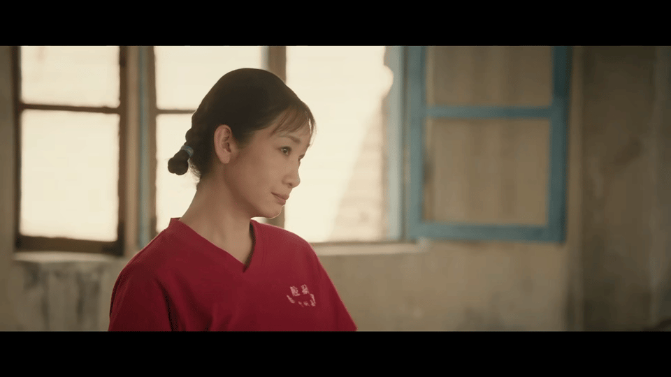 秦海璐演年代剧大炮轰蚊子 如果穿书到70年代，感觉遇到的女性都会是秦海璐这个样子