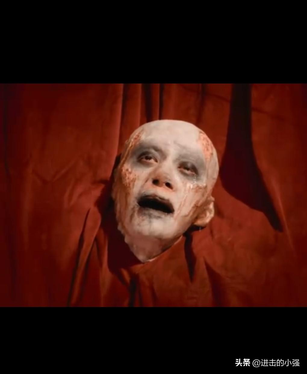 易烊千玺是一个很有深度的人，你别看他内向，内心的精神世界是很丰富的。

他专注于