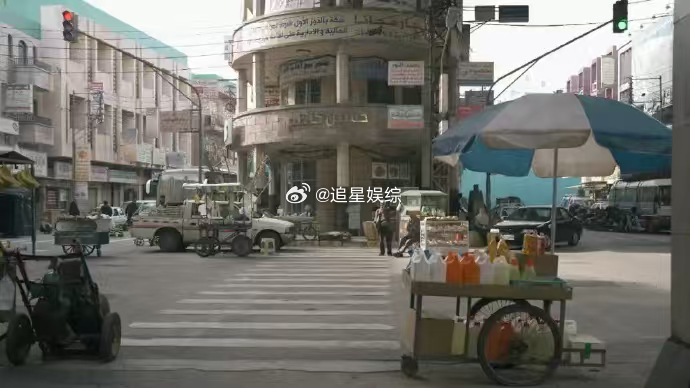 原来龙餐馆不在中东在青岛谁能想到电影里氛围感十足的龙餐馆，并非远赴中东取景，而是