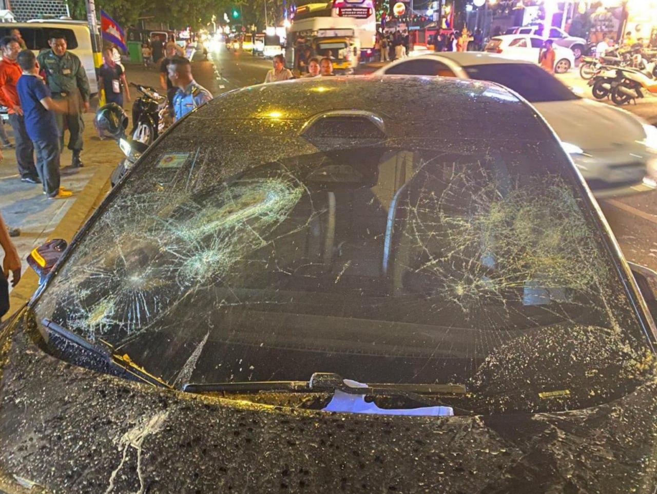 变味？金边塔子山 砸车 案告破，9人落网 搞破坏

4月16日晚，金边塔子山泼水