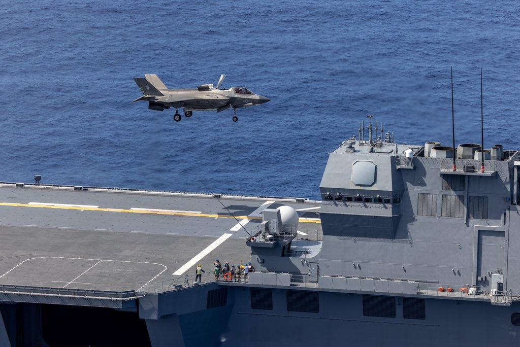 美英F-35B先后降落在日本海自加贺舰飞行甲板航空创作计划航空[超话]武器装备[