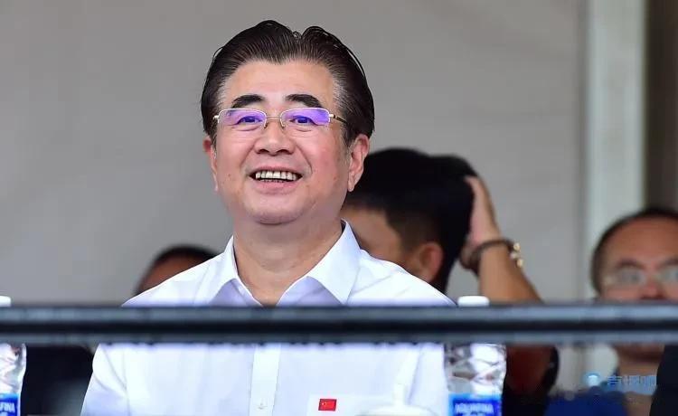 足协新主席宋凯现场目睹国足0-3不敌韩国，心情五味杂陈，赛后他感慨万千，并立志复