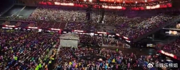 smtown墨西哥演唱会上座率smtown墨西哥演唱会座位现状，​​​期待精彩舞