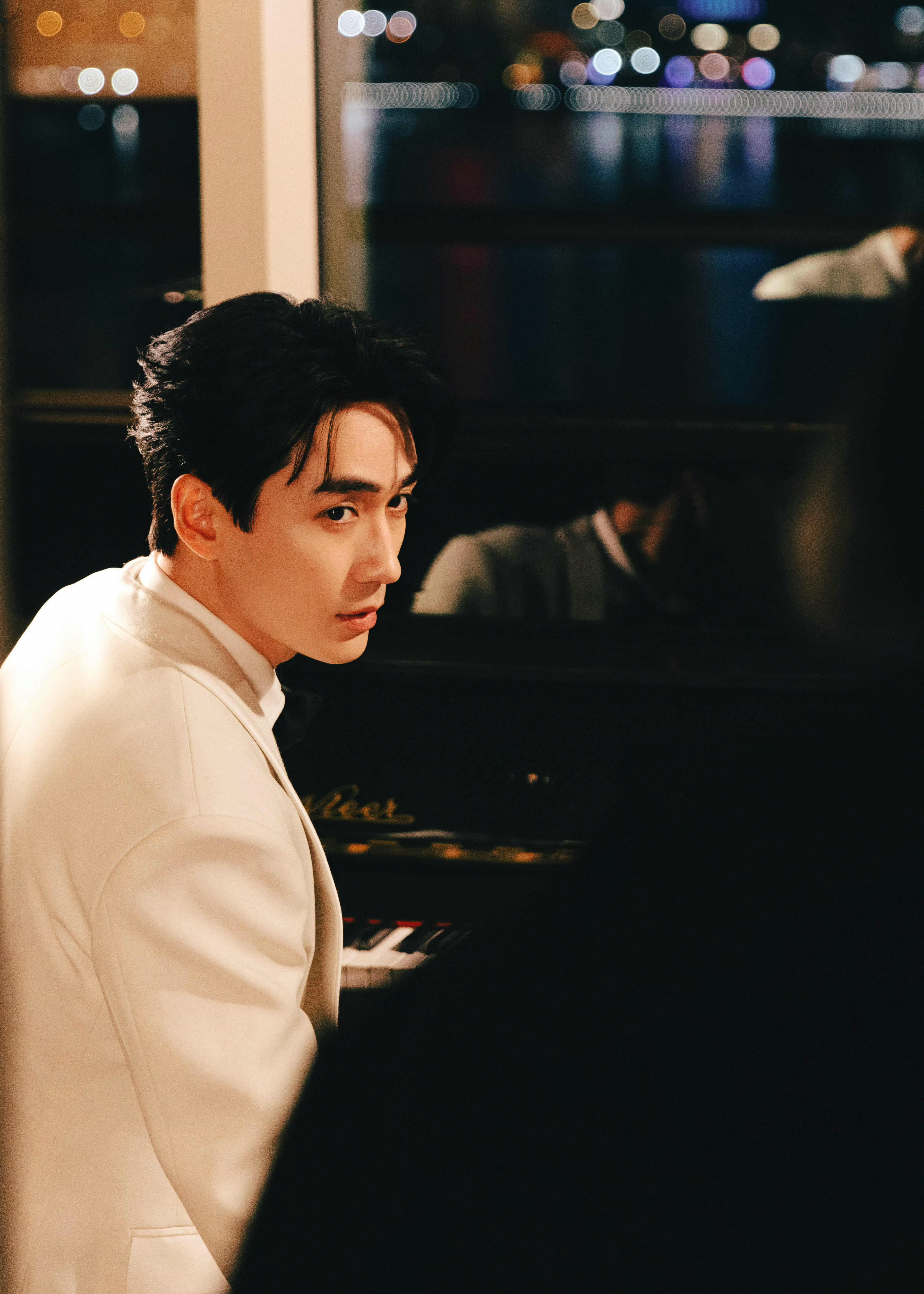 朱一龙 × 雅诗兰黛活动造型大片 📸 风格大赏