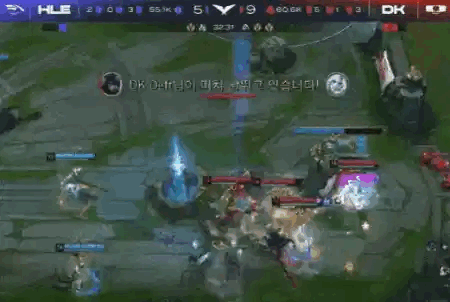 DK携男爵Buff抱团推进，HLE团战溃败目送DK晋级S13