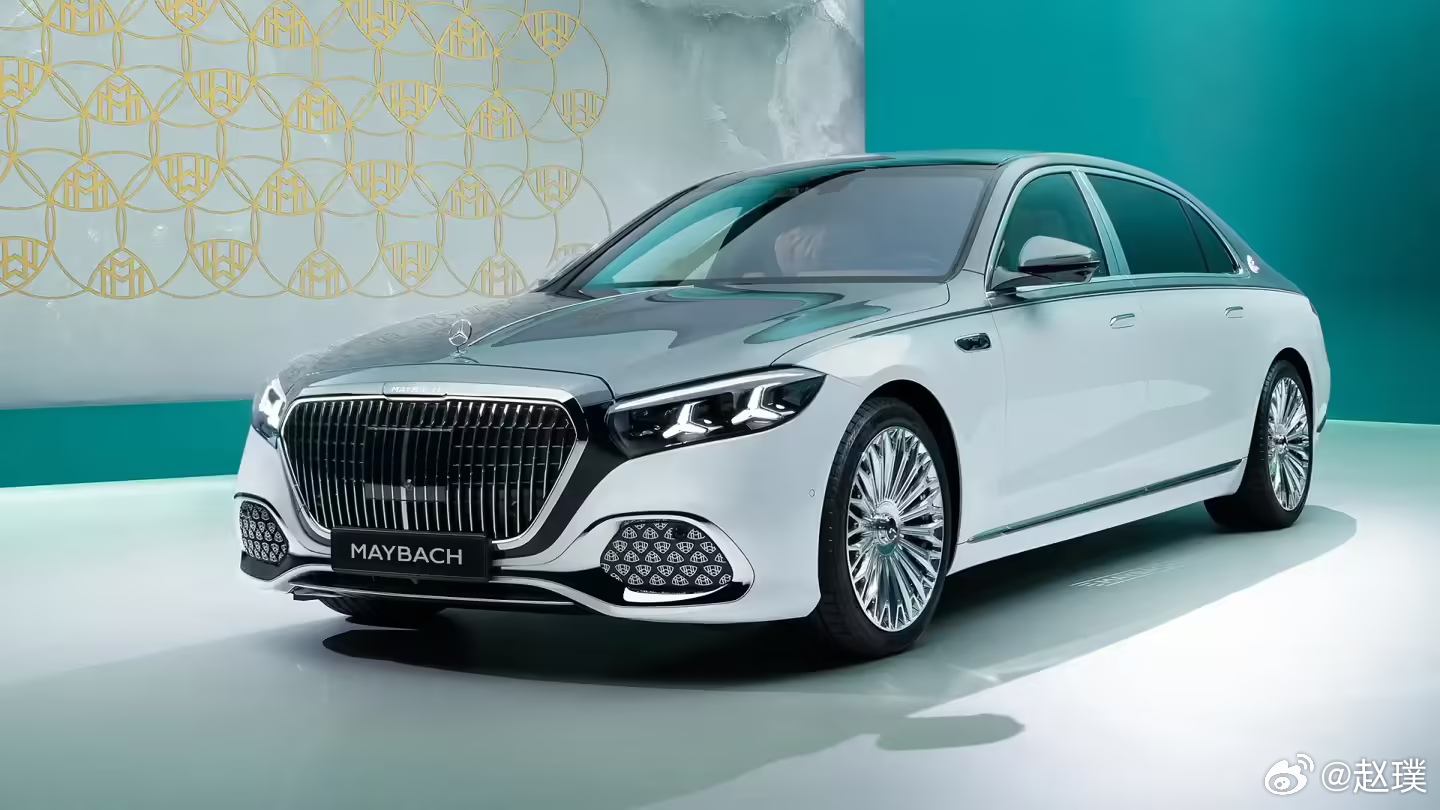 全新迈巴赫S级全球首秀。搭载奔驰MB.OS架构和最新一代智能人机交互系统，同时上