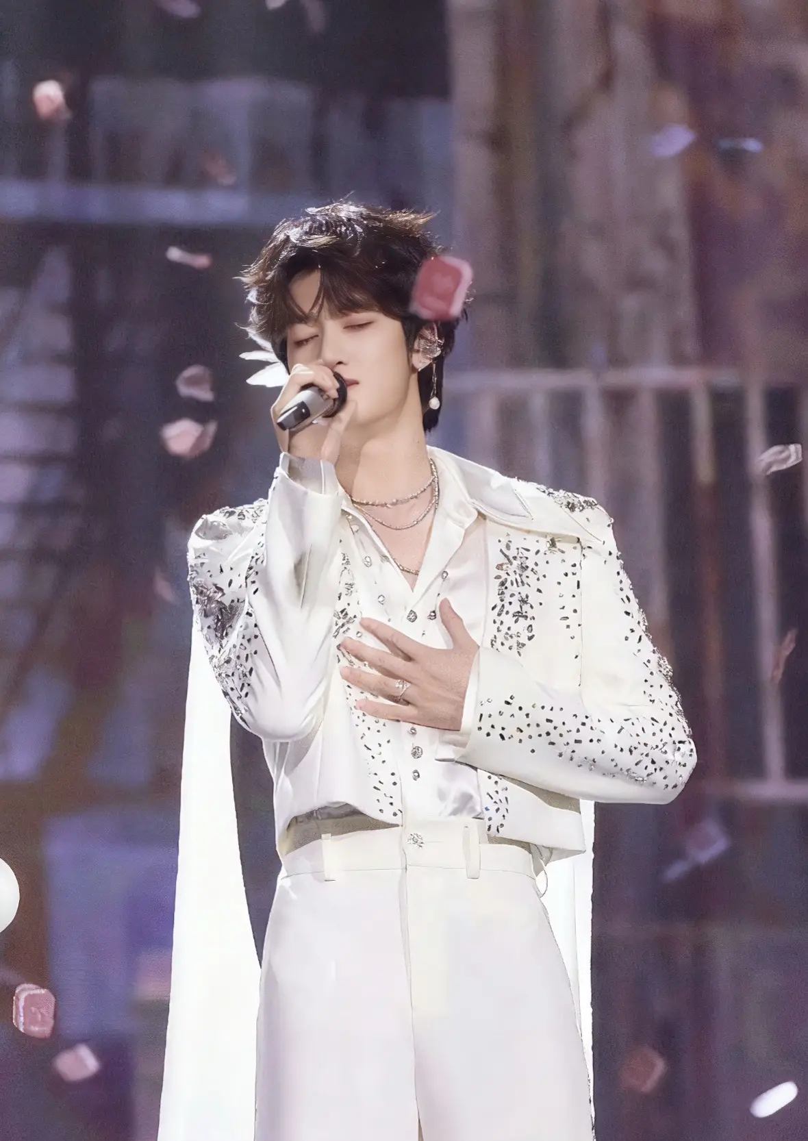 邓佳鑫逐日演唱会的精彩瞬间 太美了 期待下次专场