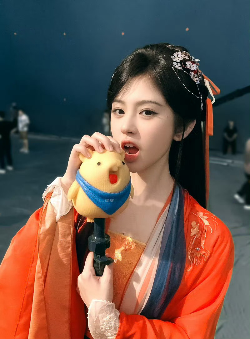 jjy鞠婧祎来战 jjy鞠婧祎阿黛 太阳会下山，爱不说再见𝙏𝙝𝙚 𝙨𝙪