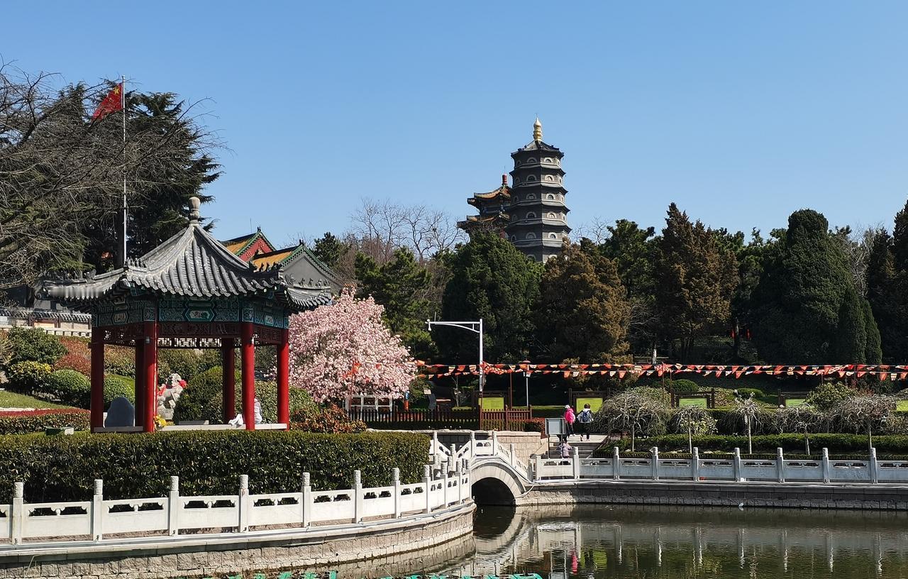 晒图笔记大赛春和景明。这样的天，就该多出去走走看看，赏春天的景色，闻鸟语花香。日