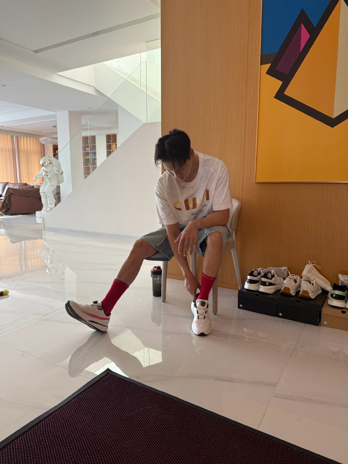陈伟霆演我开工状态 陈伟霆演我belike开工时候的状态了呀，真的也太真实了吧，