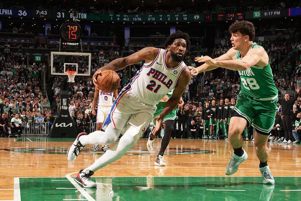 黑七！76人4-3淘汰绿军 恩比德34+12+6塔图姆缺阵NBA季后赛继续进行，