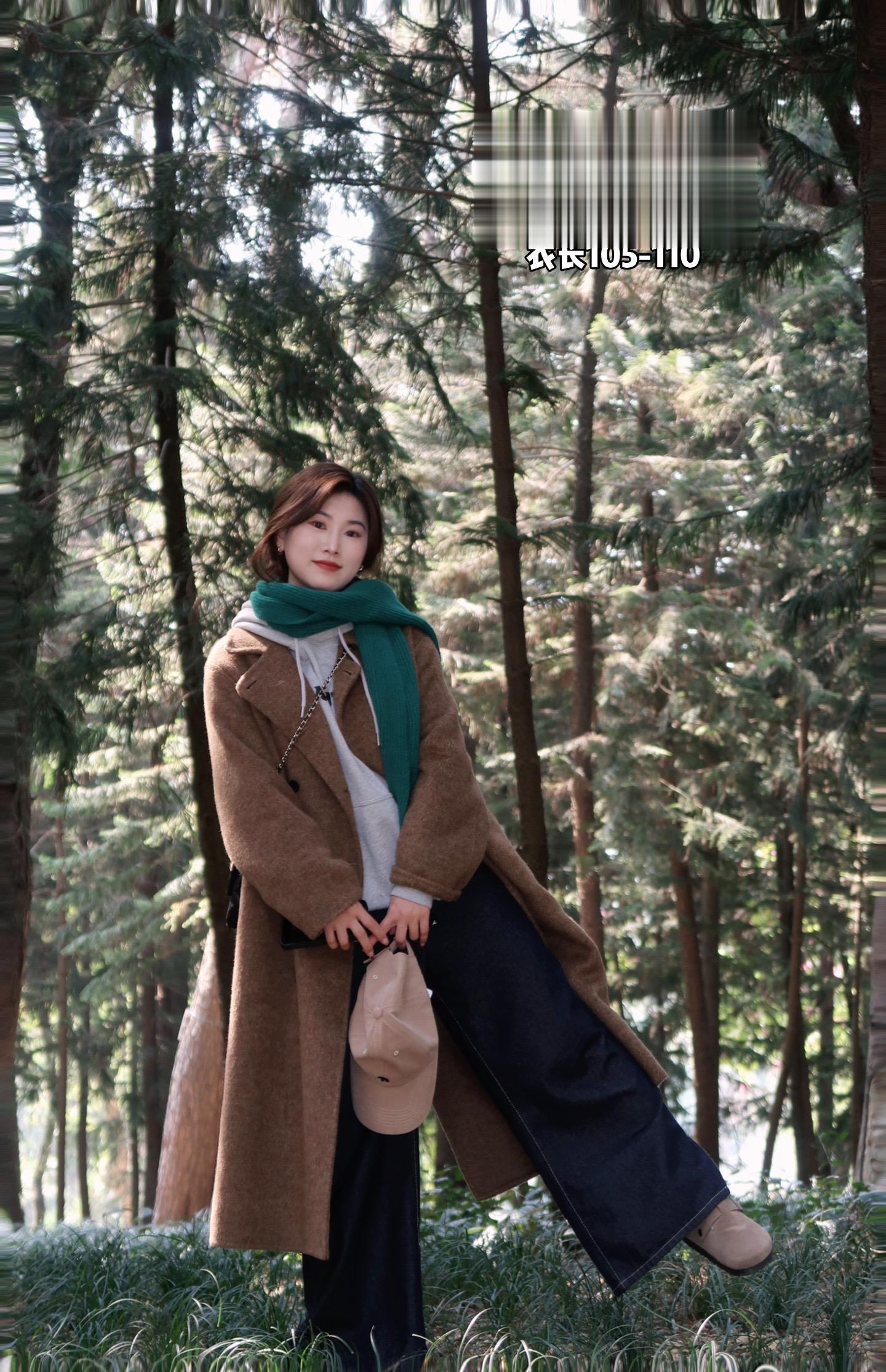 南宁公园版“阿勒泰”🌲，今天穿的话梅乌龙搭配绿色围巾，跟公园真的好配啊