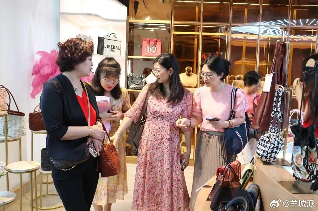 【东莞虎门一企业开启工业游项目，推动非遗文化传承发展】7月5日，位于东莞虎门赤岗