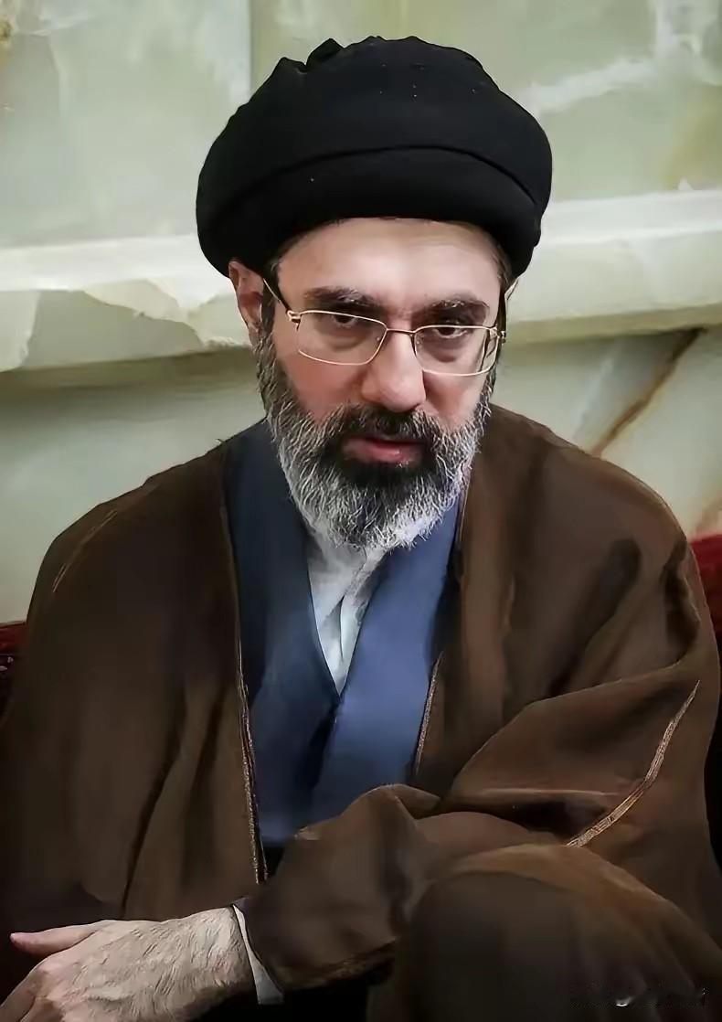 普京最新消息！
4月27日，普京突然爆出一条消息：我已经收到了伊朗最高领袖哈梅内