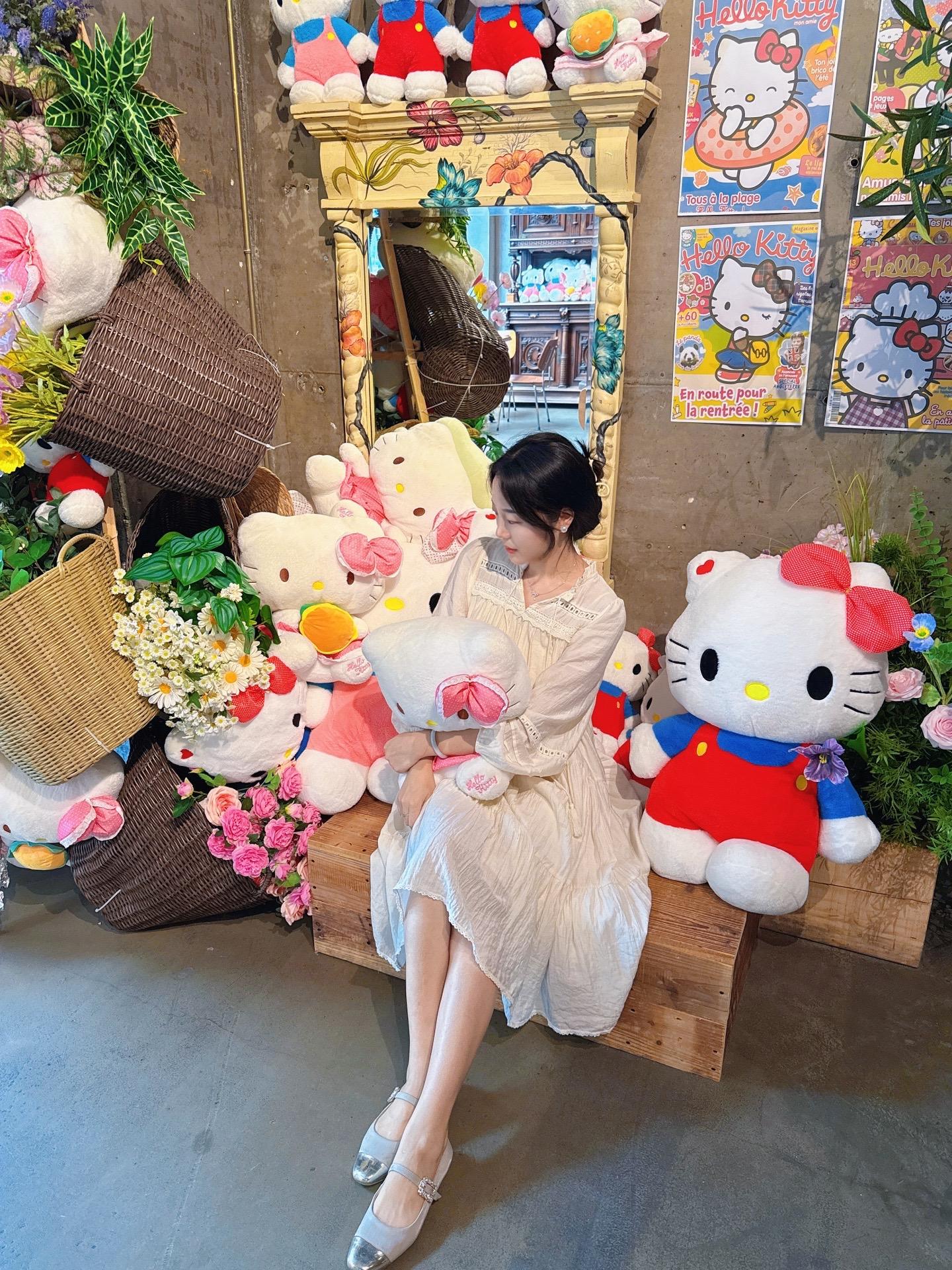 人生的意义在于独自穿过悲喜，然后依旧勇敢积极，人在不同的时期，想要的东...