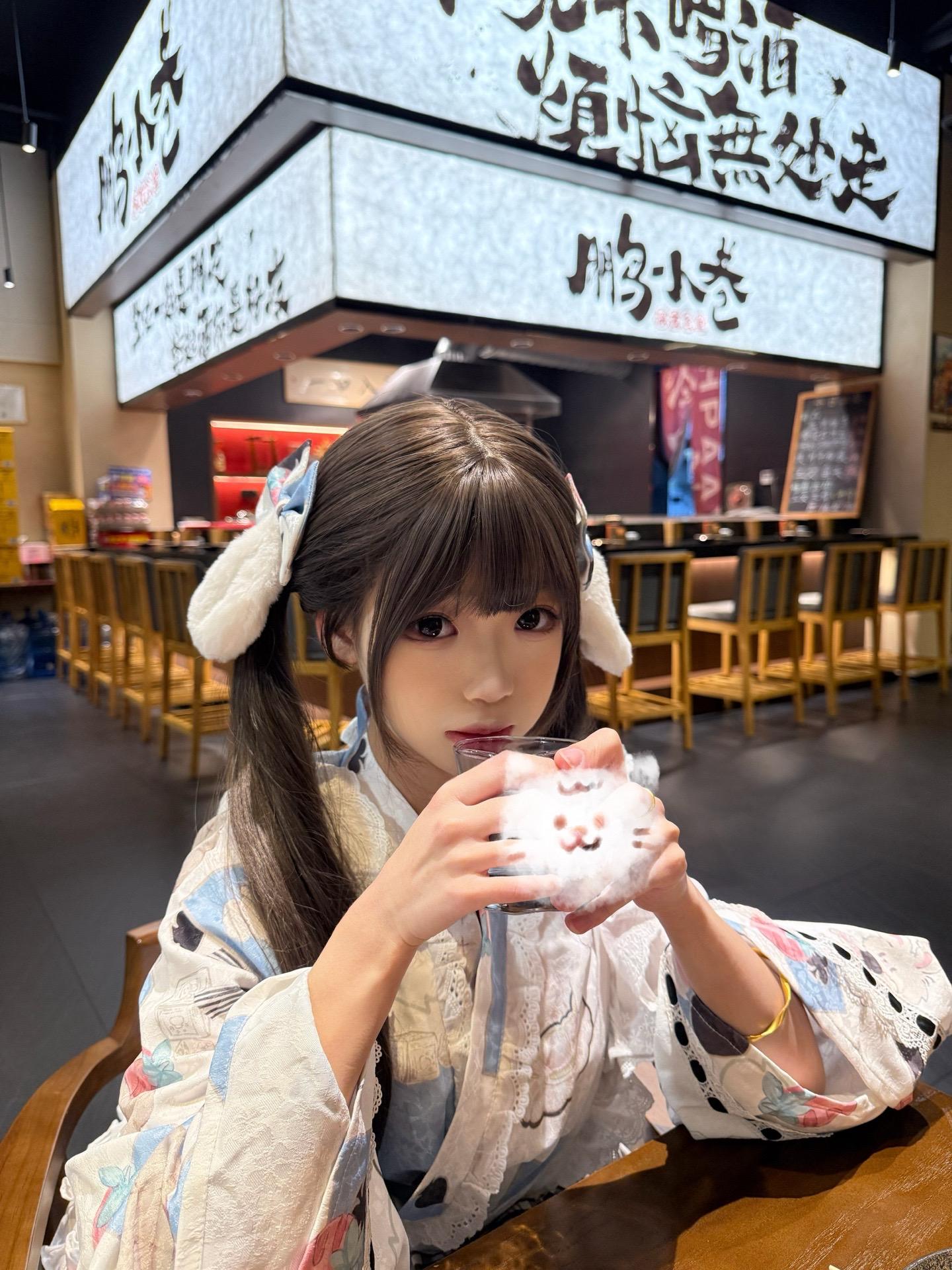 如果卖萌没有达到目的 我会立马忘本。不协调兔女士