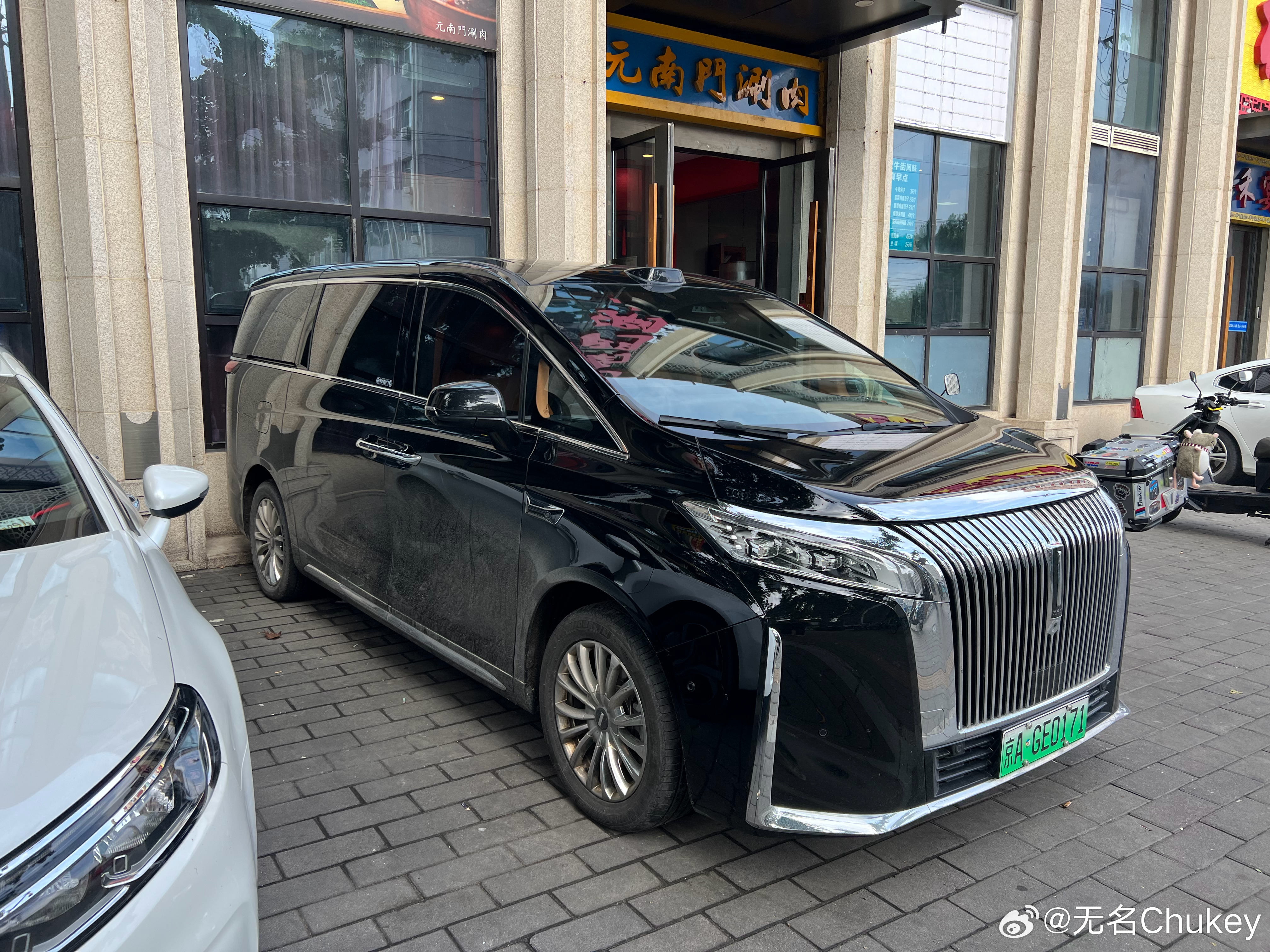 同事说去张家口赤城没高铁，给我租个车，说给我租个MPV，工作休息的时候舒服点，我