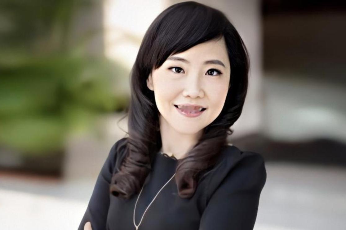 郑丽文宣布重大人事变动决定，一国民党高层“被炒”，尹乃菁接棒。郑丽文搞“党内人事