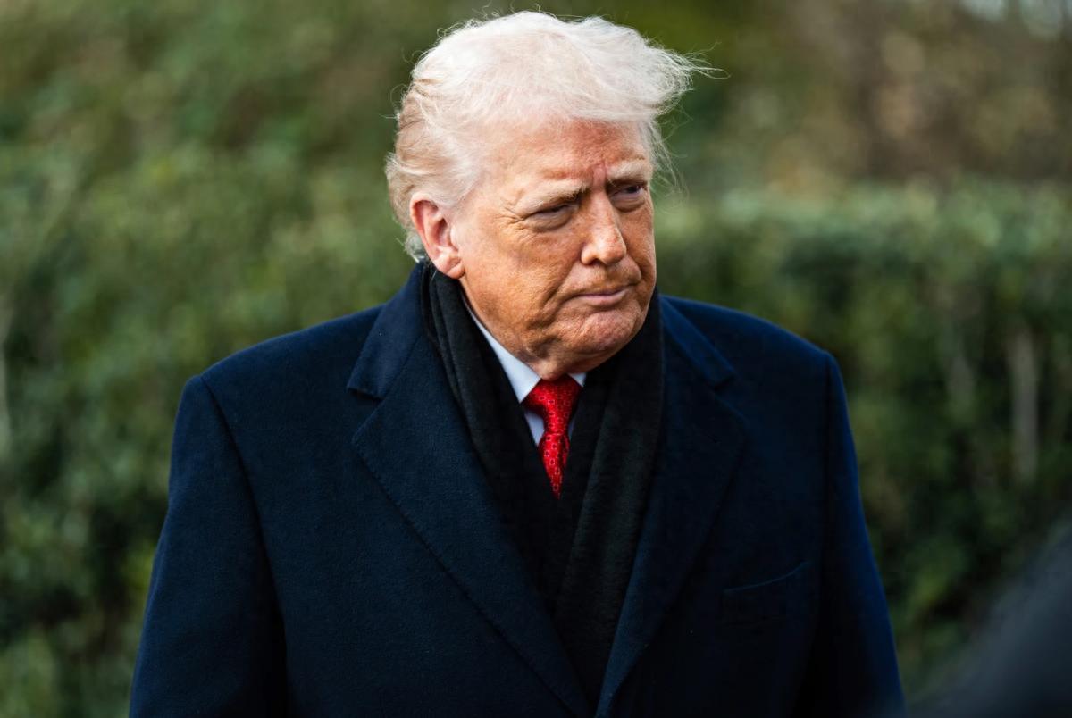 曾经被不少美国媒体包装成“跨代黄金组合”的特朗普和万斯，如今却越来越像一对互相防