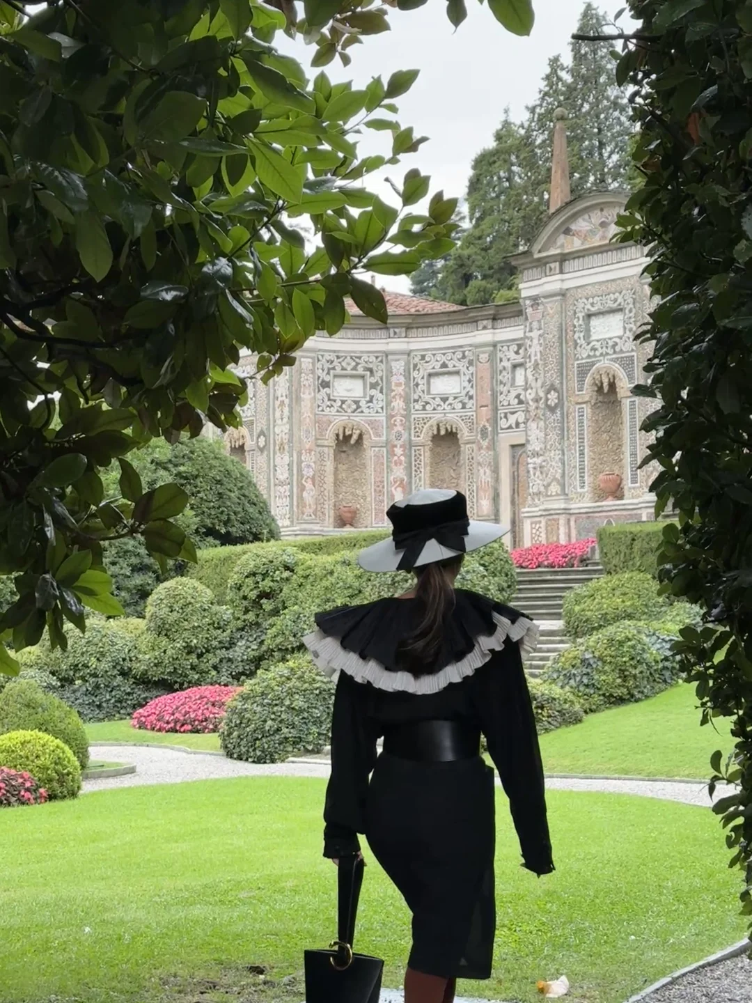 科莫湖的美不会被天气遮蔽