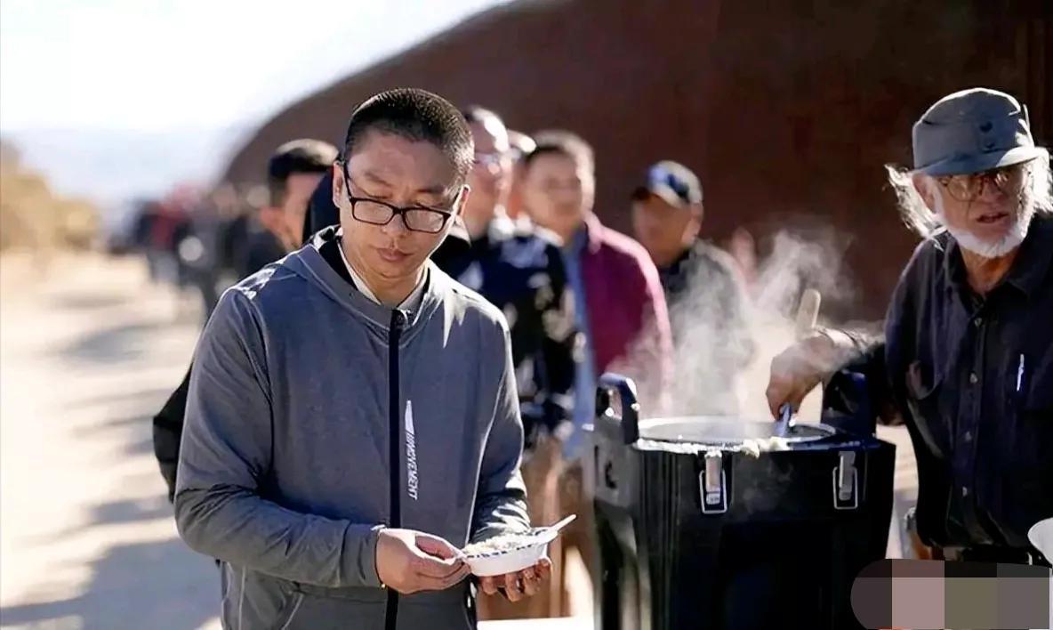 今天读了正能量条友“谈古论今”的帖子，可把我给乐坏了，俗话说，笑一笑，十年少，笑