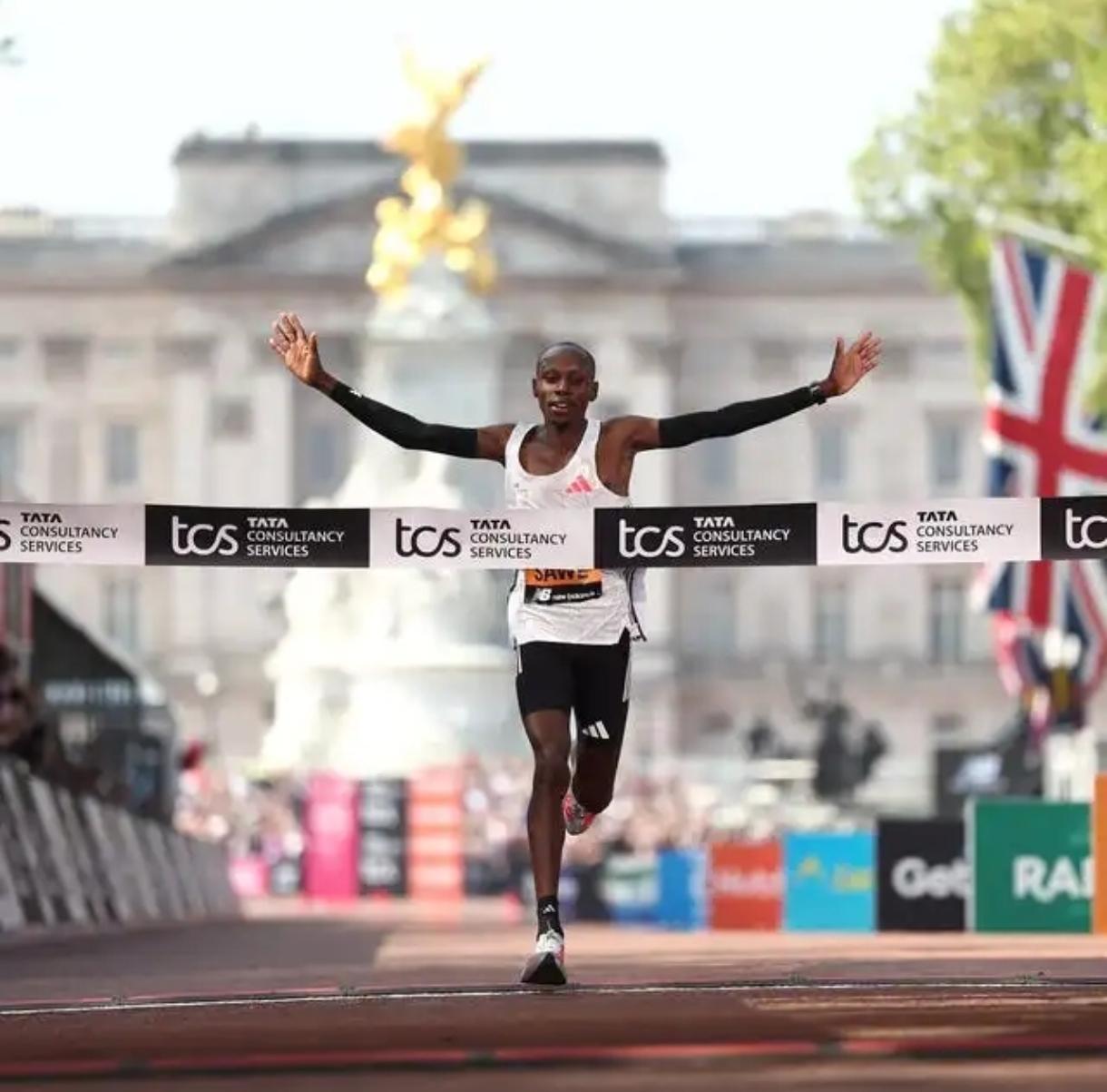 萨维行踪成谜！专访终于揭晓答案！
 
作为伦敦马拉松卫冕冠军、最有望打破基普图姆