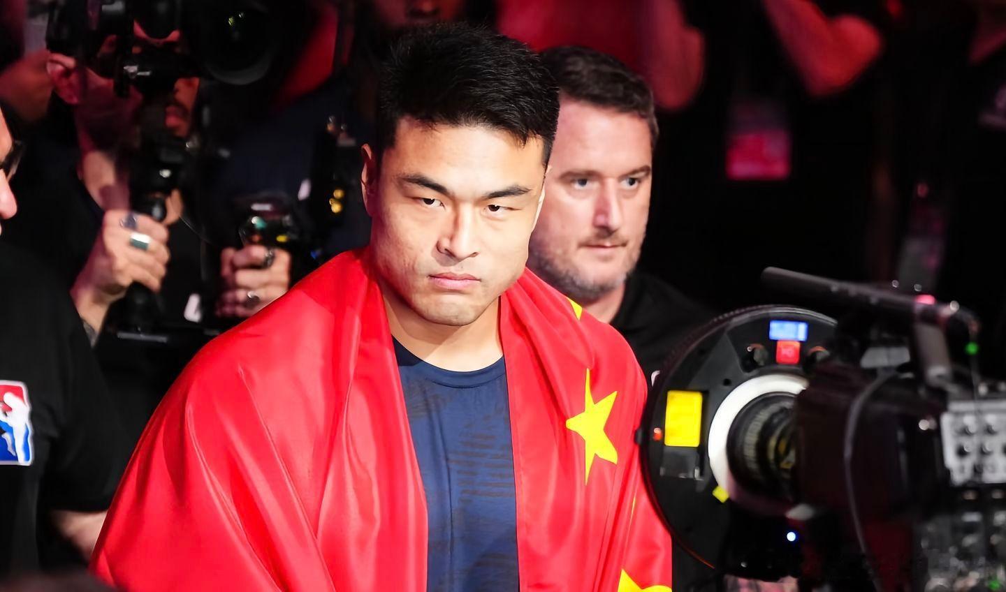 中国格斗迷欠张名扬一句道歉。看完张名扬的比赛，憋了一肚子话，不吐不快。很多人都在