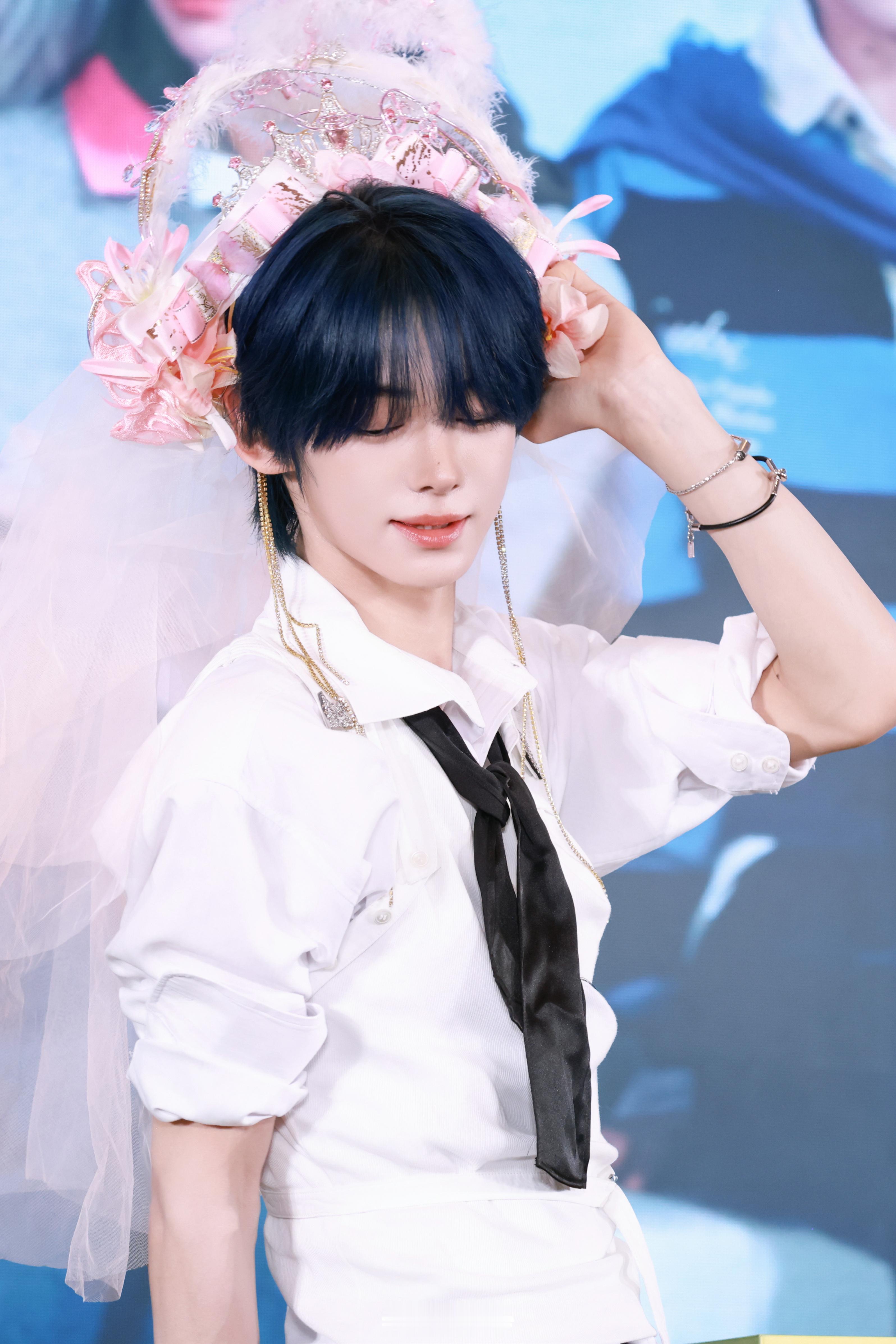 家妻善妒的意思是 家里有位十分漂亮的妻子和非常容易嫉妒的我 我的妻子很漂亮 很可