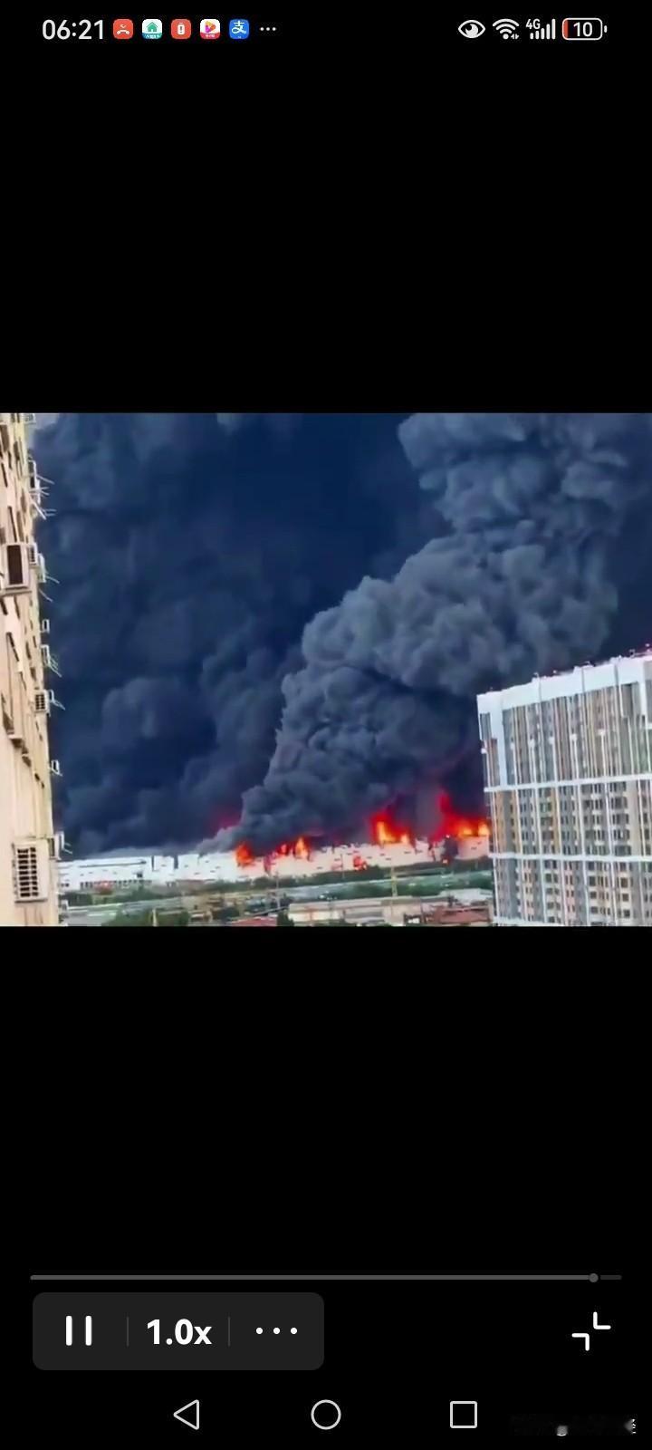 莫斯科这次在乌克兰无人机打击下防空破防，熊熊大火烧得人心惊。以往莫斯科的防空体系