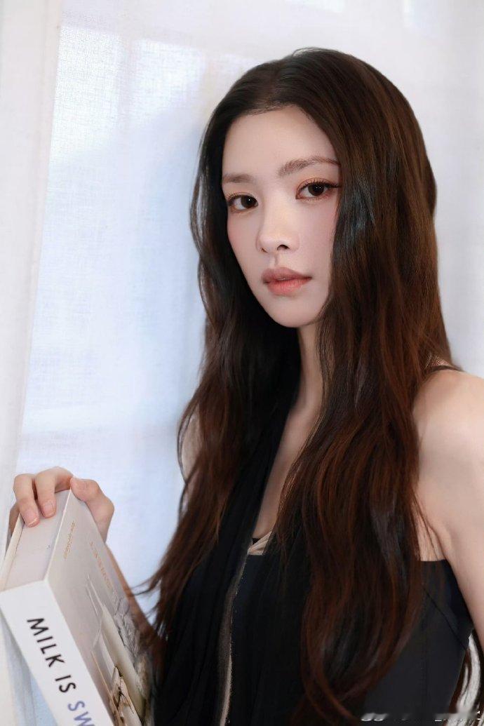 张艺上二公选人选歌简直好命女张艺上在浪姐的好运真的藏不住，一公抽签选歌毫无波折，