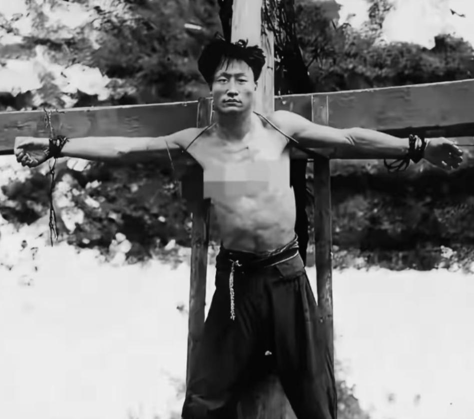 他24岁被钉上十字架，刽子手割了他两个多小时，他喊出一句话，让在场所有人记了80