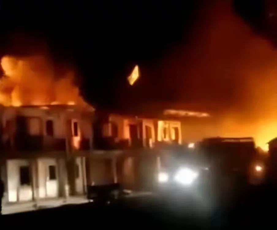 突发！巴基斯坦发动空袭两边这回彻底撕破脸了。
3月16号晚上9点，巴基斯坦的战机