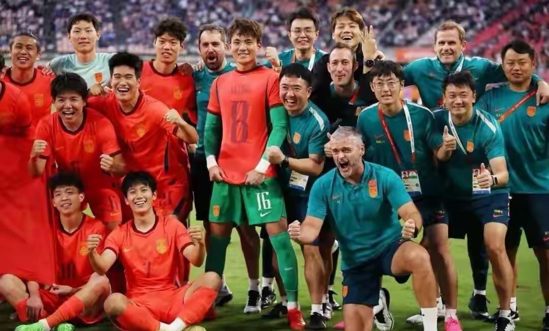 亚运会第三的U23国足，暂时替代不了成年国足！
名古屋亚运会已经结束，对球迷来说