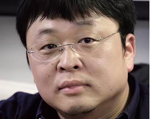 罗永浩、还得是罗永浩！他和朋友真的给店主转了10w，慰藉店主受伤的心！
 
刚才