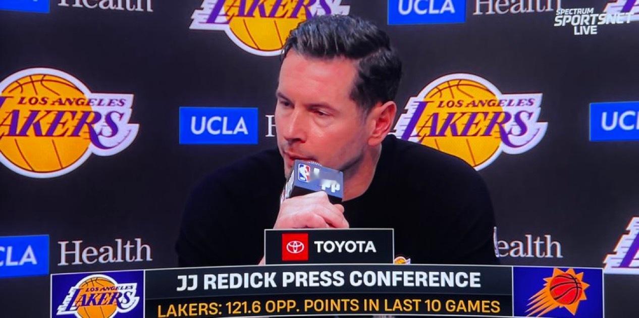 雷迪克谈协防：“前几天我们有个上场时间不少的球员，在比赛打到一半时竟然不知道‘弱