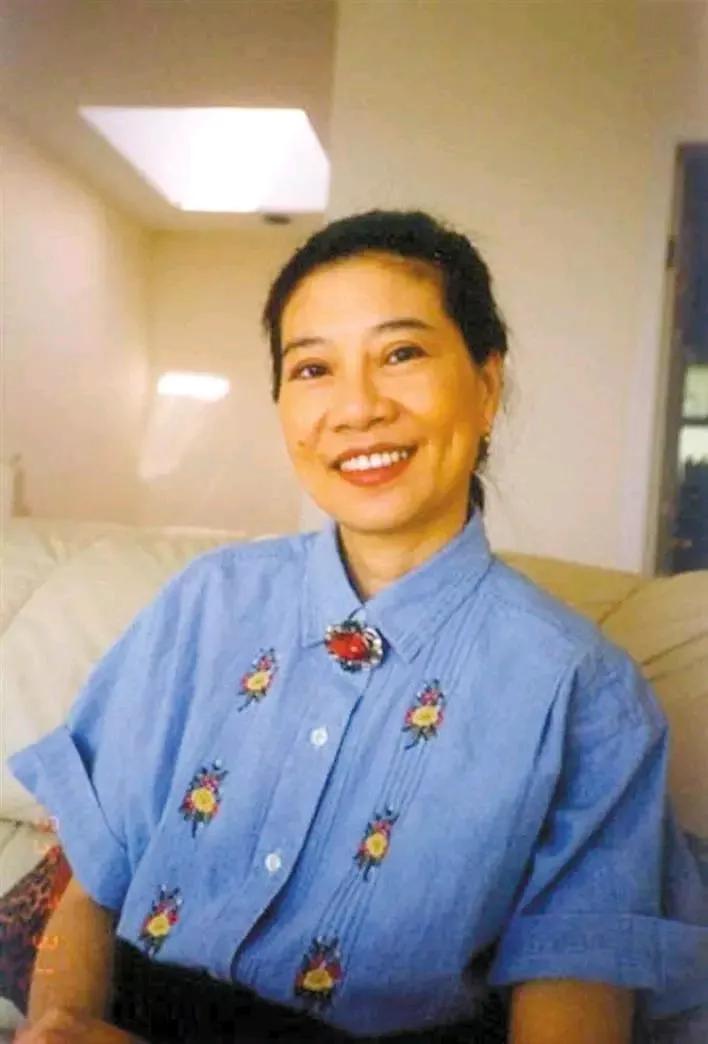 论三婚文艺妇女亦舒的做人姿态
亦舒：做人最要紧的是姿势要好看

💔自杀也要爱
