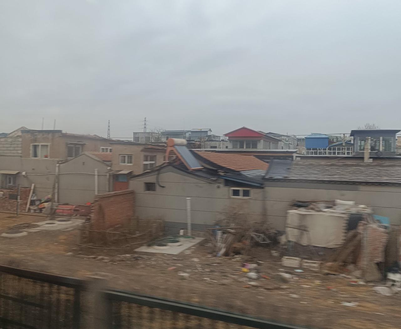现在农村盖房子的真的是太多了啊，这是什么情况啊，好多房子都是没超过二十年的那种房