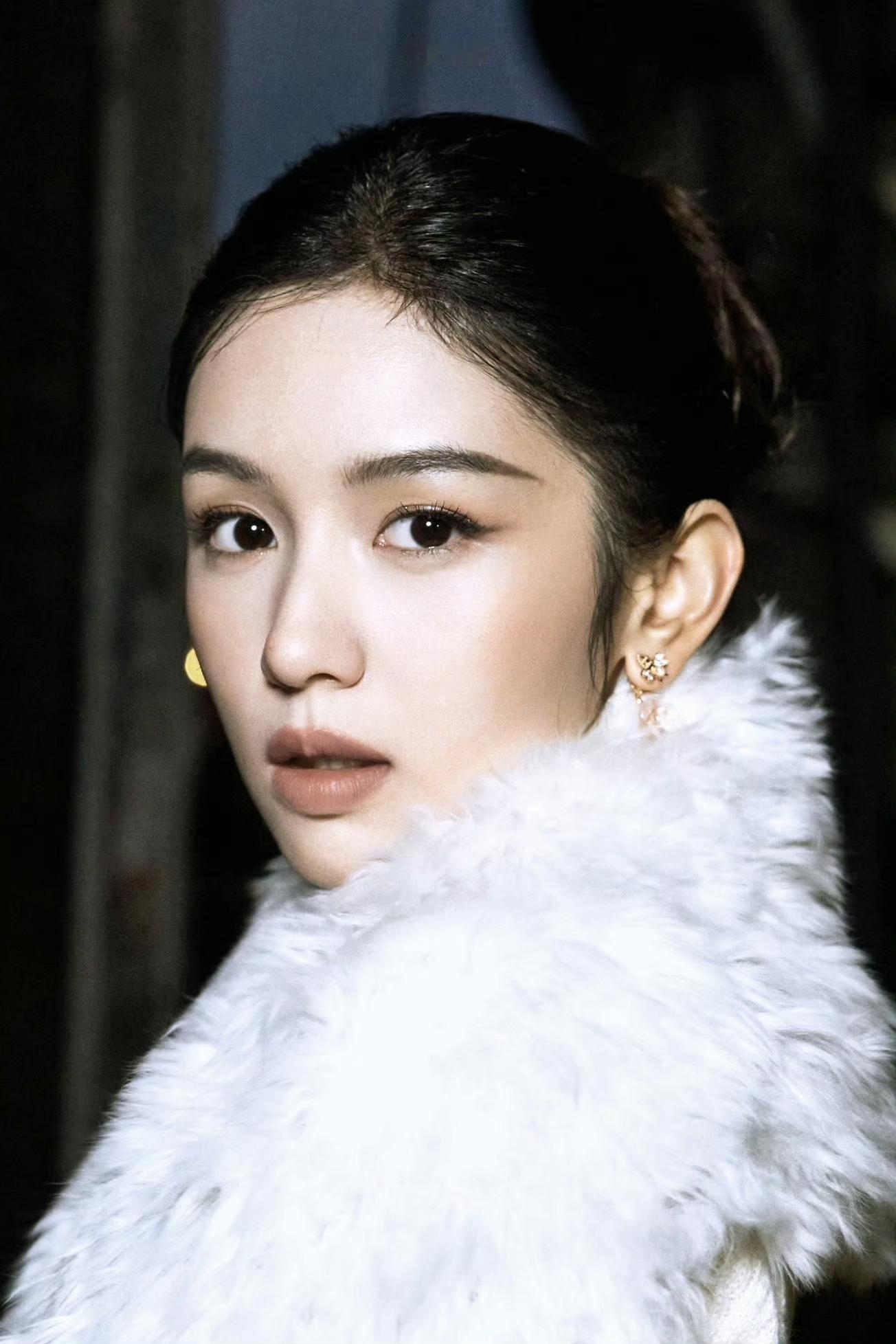 【周也】早期和现在 气质越来越沉稳了微博之夜