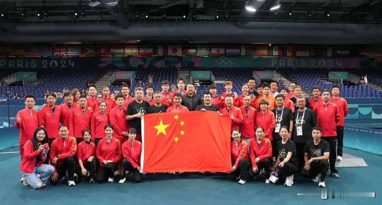 当今国际乒坛竞争愈发激烈，各路强敌不断崛起，技术打法持续革新。国乒顶住重重压力，