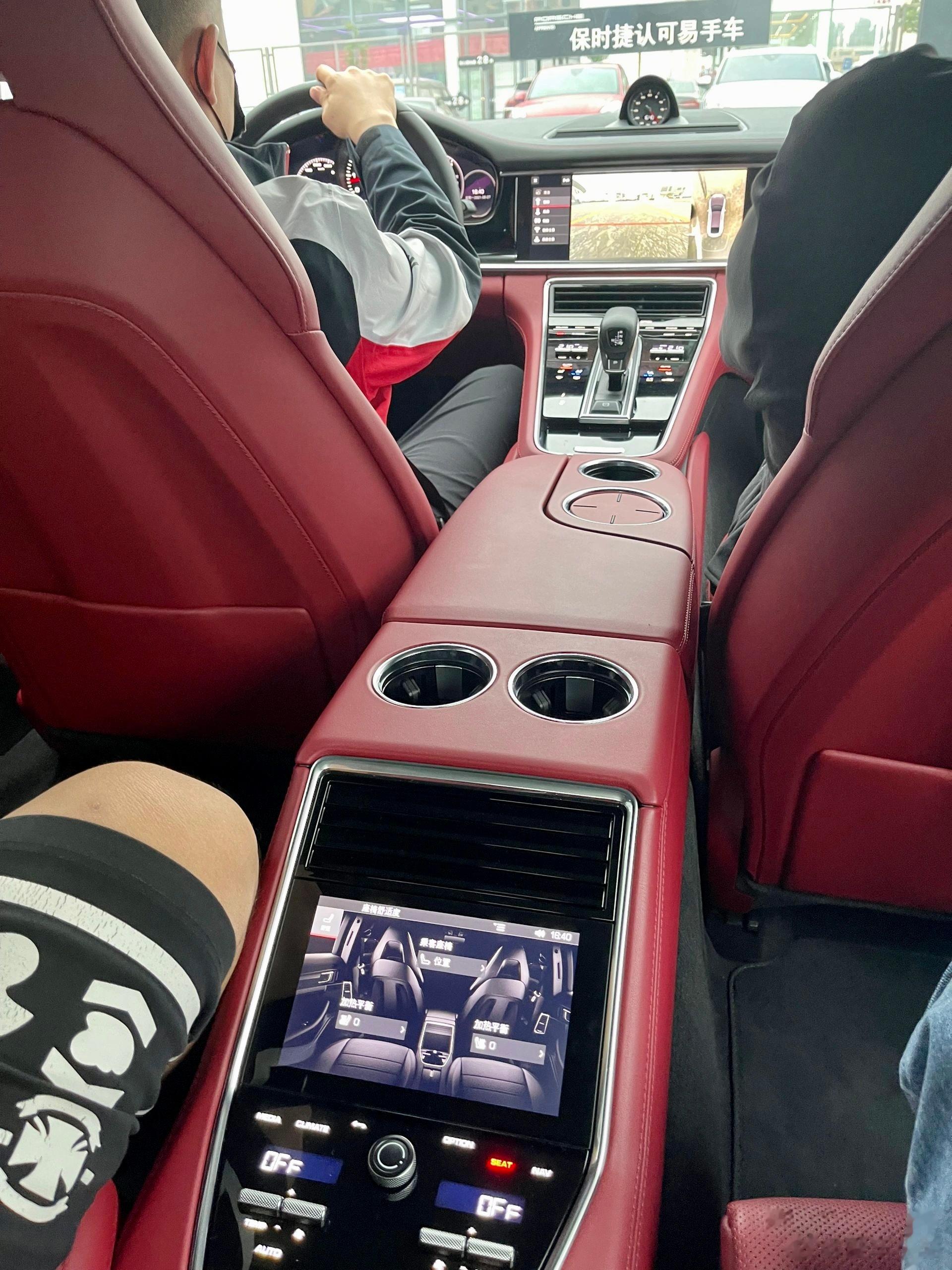 假如预算150万，你会选择什么车？#汽场全开# ​​​
