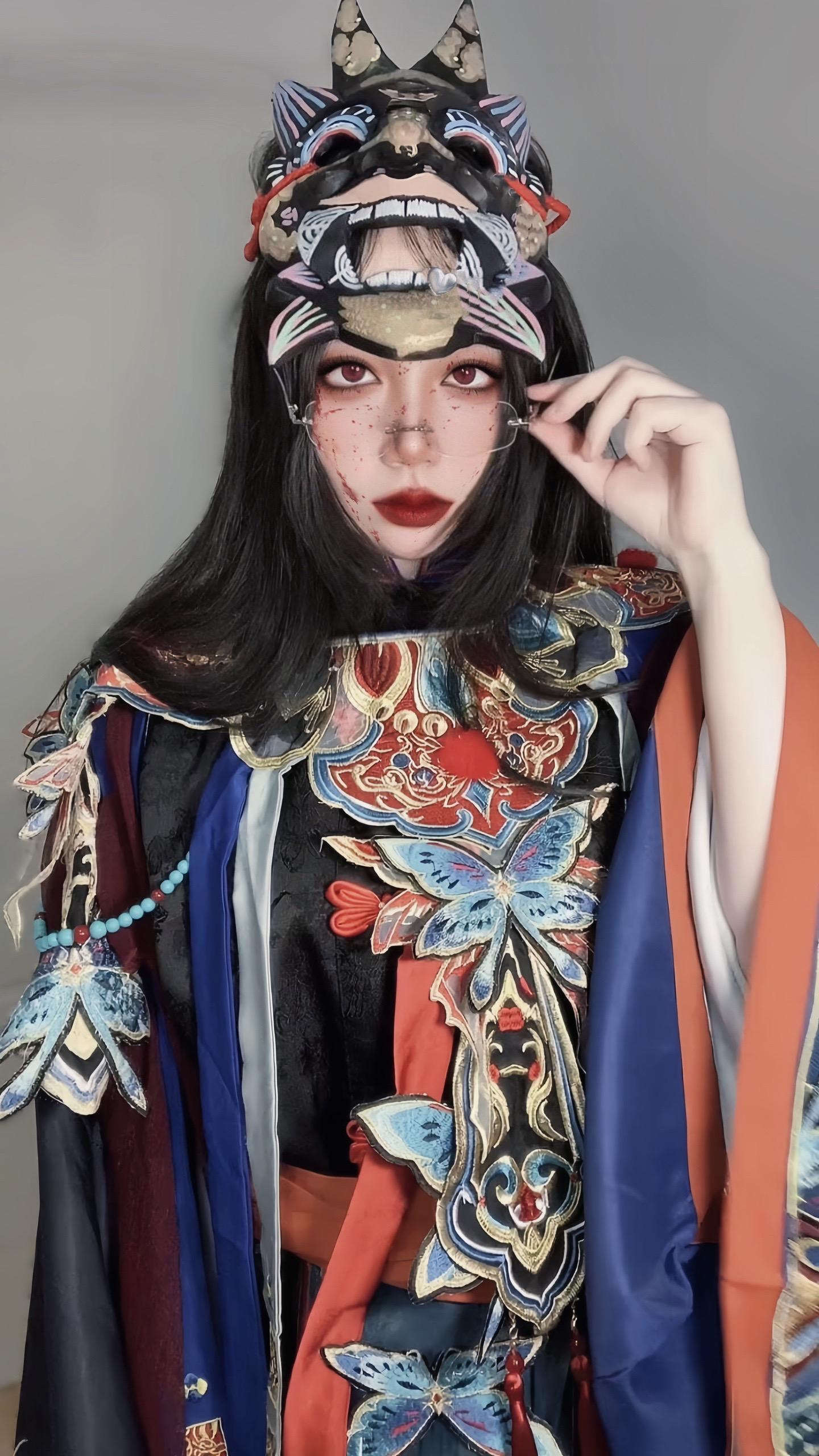 50岁依然保持好状态之。“一个平时对着蛋糕都能许愿的人，凭什么怀疑别人的信仰”